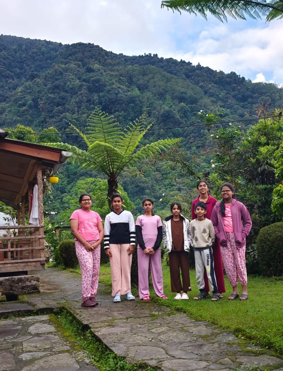 Mr Soni from Delhi with all their family and Kids enjoying Sikkim Tour